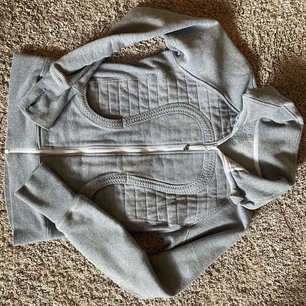Lulu zip down sweatshirt.